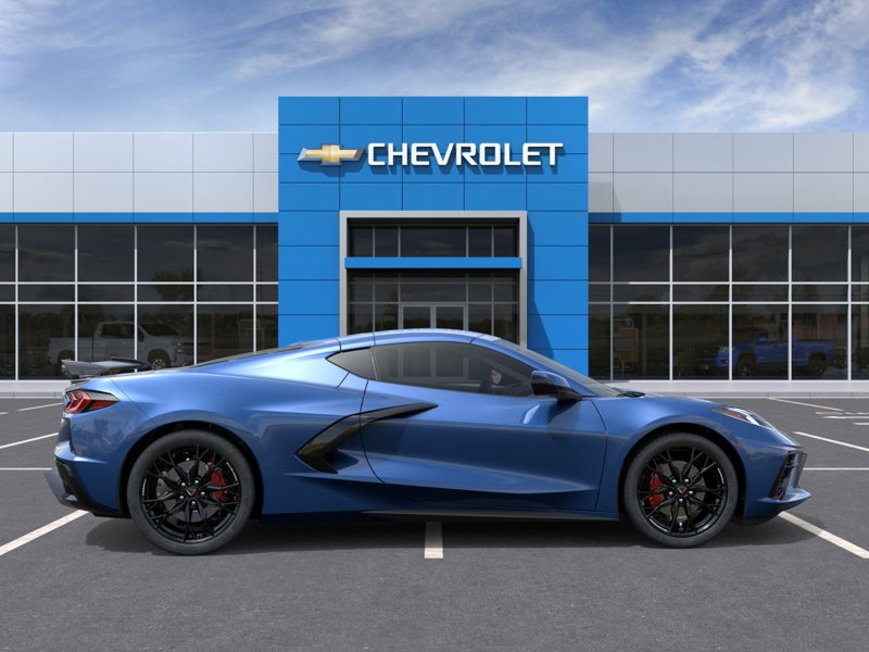 2027 Chevrolet Corvette 1LT 2dr Stingray Cpe w/1LT Gas V8 6.7L/ [4]