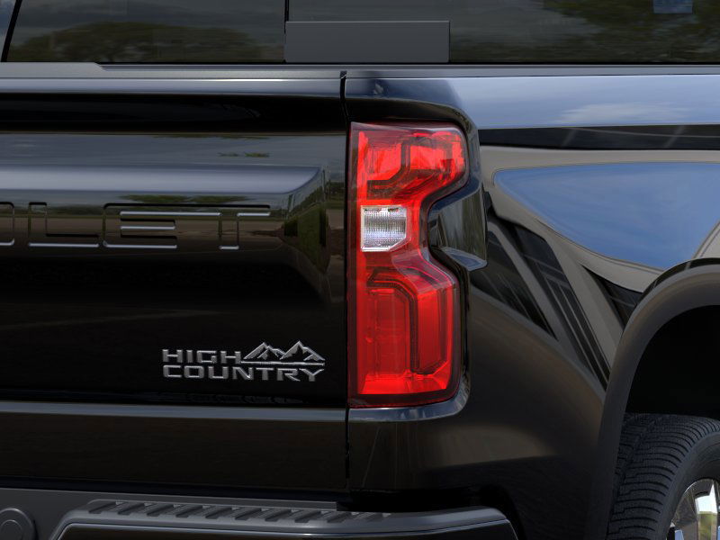 2025 Chevrolet Silverado 1500 High Country 4WD Crew Cab 147″ High Country Turbocharged Diesel I6 3.0L/ [10]