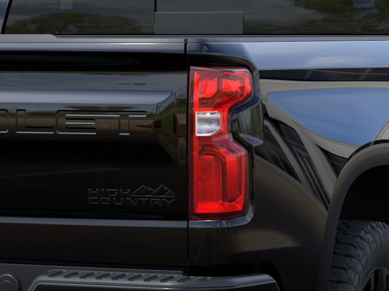 2026 Chevrolet Silverado 1500 High Country 4WD Crew Cab 147″ High Country Gas V8 5.3L/325 [10]