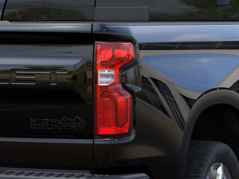 2025 Chevrolet Silverado 1500 High Country 4WD Crew Cab 157″ High Country Gas V8 6.2L/376 [10]