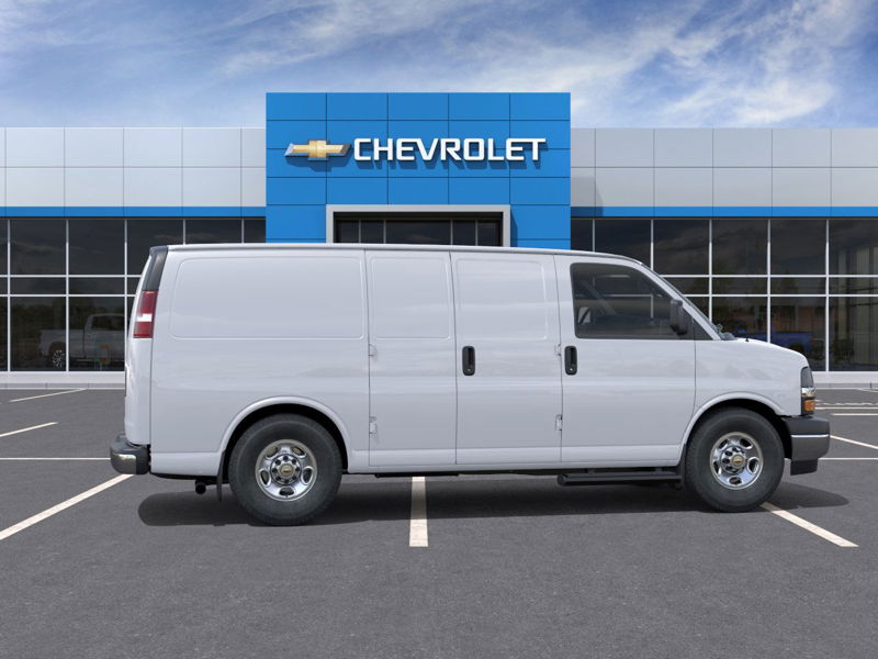 2026 Chevrolet Express Cargo Van RWD 3500 135″ Gas V8 6.6L/ [4]