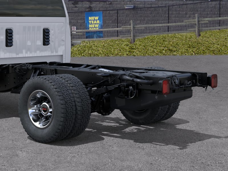 2026 GMC Sierra 3500HD CC SLE 4WD Crew Cab 177″ WB, 60″ CA SLE Turbocharged Diesel V8 6.6L/ [13]
