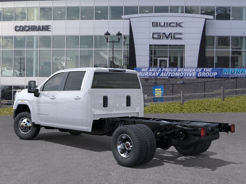 2026 GMC Sierra 3500HD CC SLE 4WD Crew Cab 177″ WB, 60″ CA SLE Turbocharged Diesel V8 6.6L/ [2]