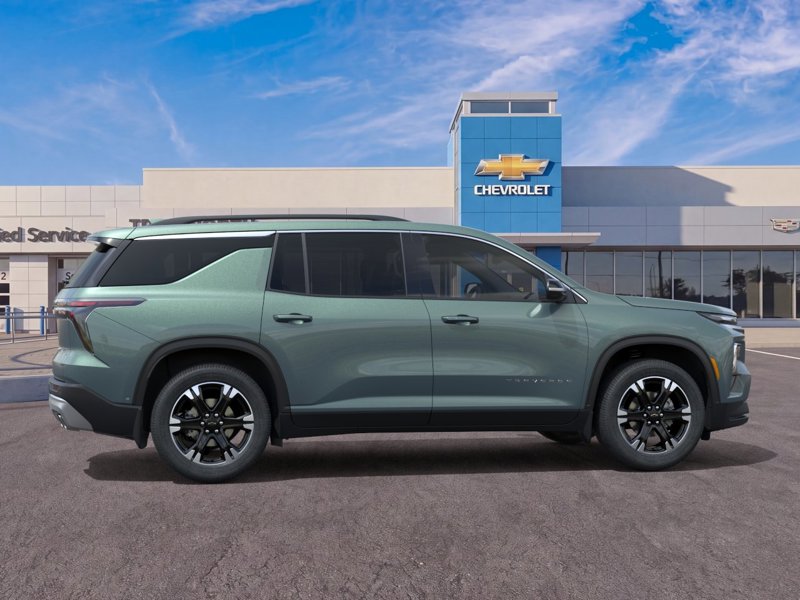 2027 Chevrolet Traverse LT AWD 4dr LT Gas I4 2.5L/ [4]