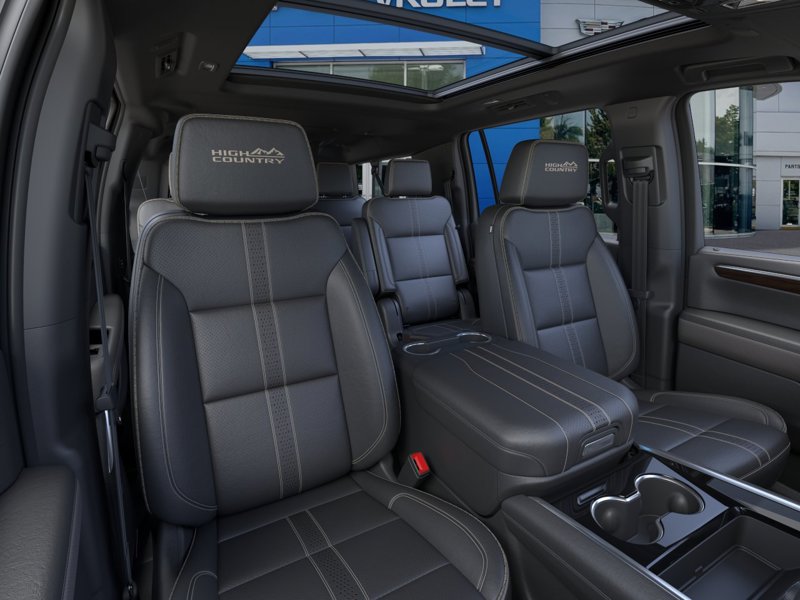 2026 Chevrolet Suburban High Country 4WD 4dr High Country Gas V8 6.2L/ [15]