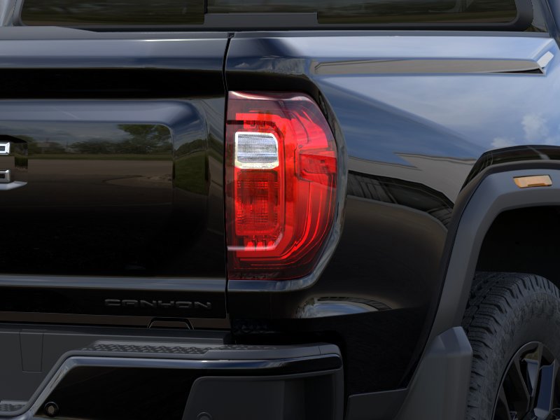 2026 GMC Canyon Denali 4WD Crew Cab Denali Turbocharged Gas I4 2.7L/ [10]