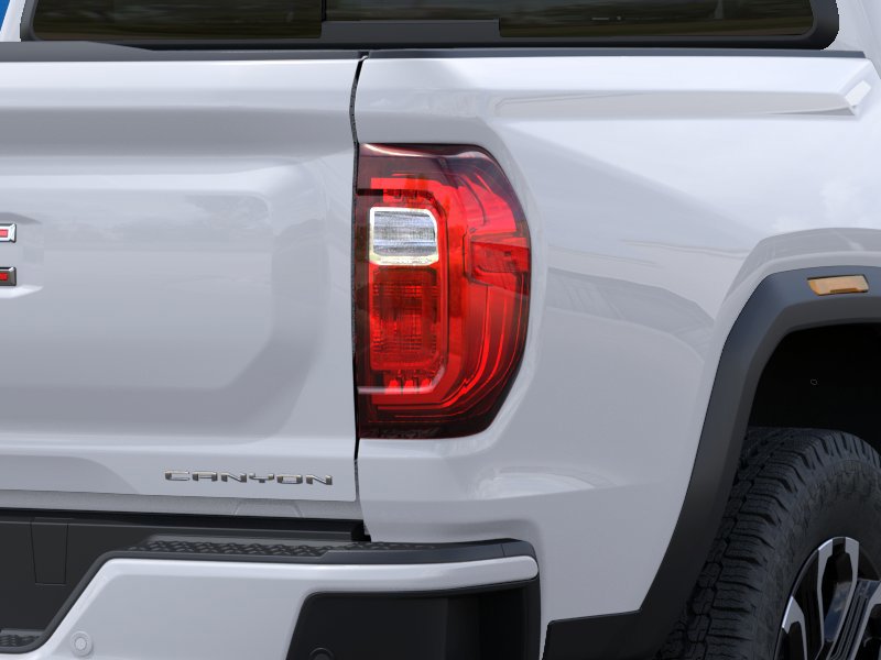 2026 GMC Canyon Denali 4WD Crew Cab Denali Turbocharged Gas I4 2.7L/ [10]