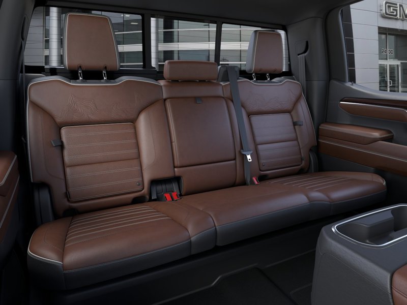 2026 GMC Sierra 1500 Denali Ultimate 4WD Crew Cab 147″ Denali Ultimate Gas V8 6.2L/376 [16]