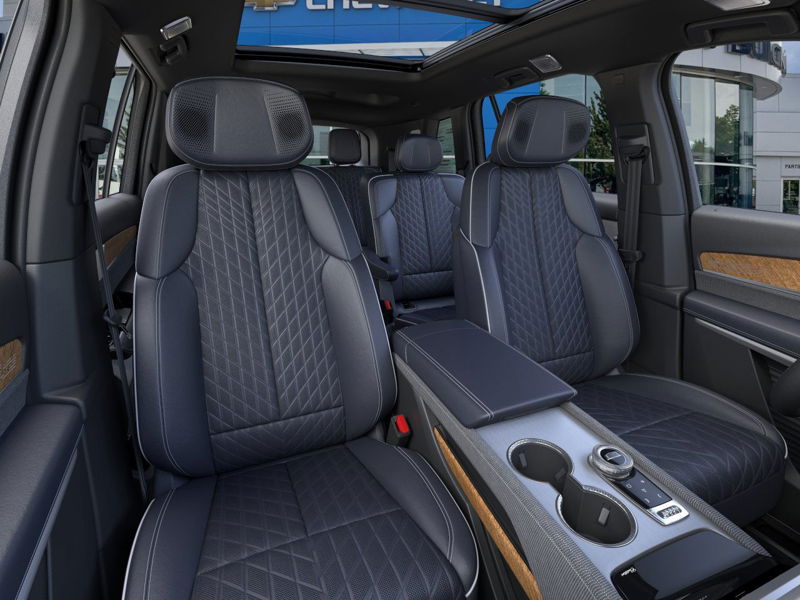 2026 Cadillac VISTIQ Premium Luxury AWD 4dr Premium Luxury Electric [15]