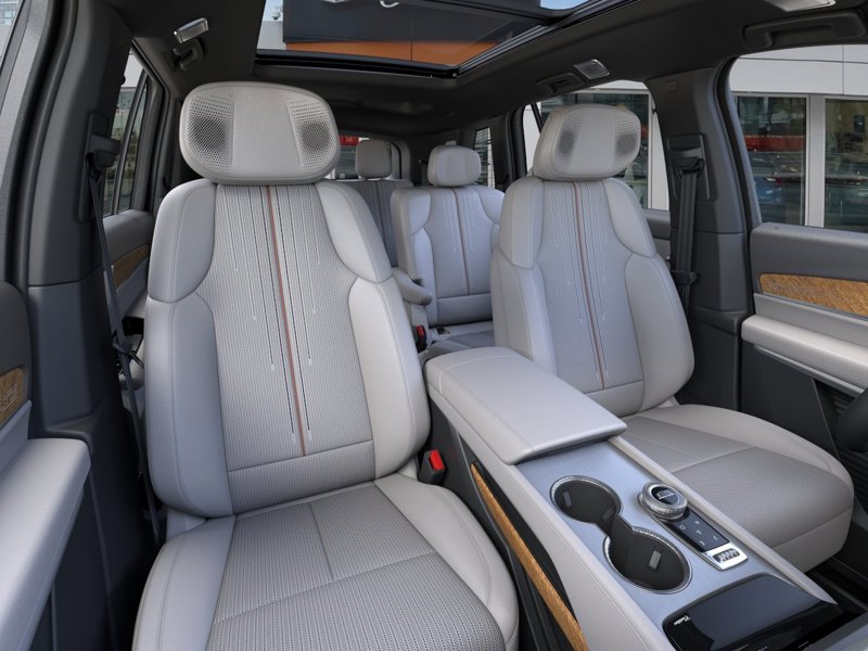 2026 Cadillac VISTIQ Sport AWD 4dr Sport Electric [15]
