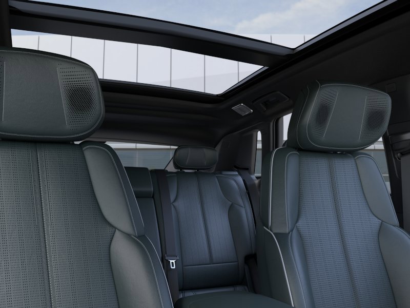 2026 Cadillac LYRIQ Signature Luxury 4dr Signature Luxury Electric [23]