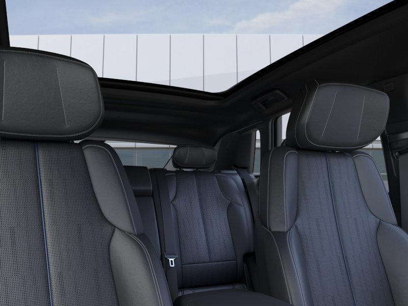 2026 Cadillac LYRIQ Sport 4dr Sport Electric [23]