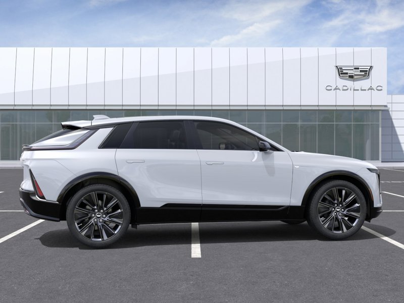 2026 Cadillac LYRIQ Signature Sport 4dr Signature Sport Electric [4]
