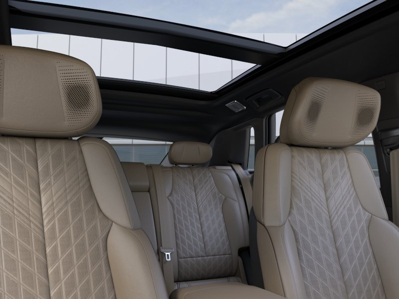2026 Cadillac LYRIQ Signature Sport 4dr Signature Sport Electric [23]