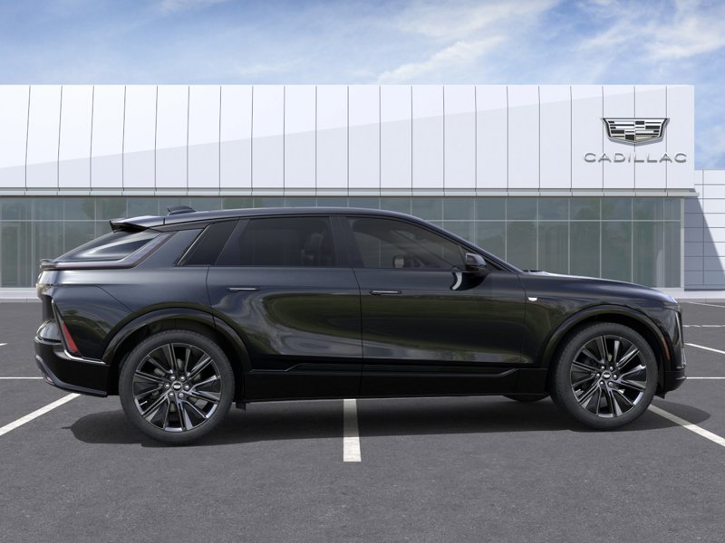 2026 Cadillac LYRIQ Signature Sport 4dr Signature Sport Electric [4]
