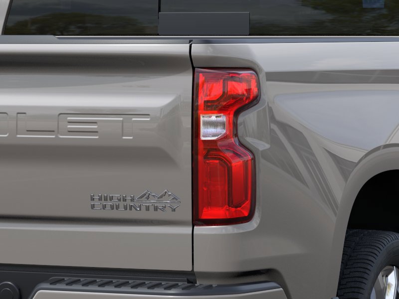 2026 Chevrolet Silverado 1500 High Country 4WD Crew Cab 147″ High Country Gas V8 6.2L/376 [10]