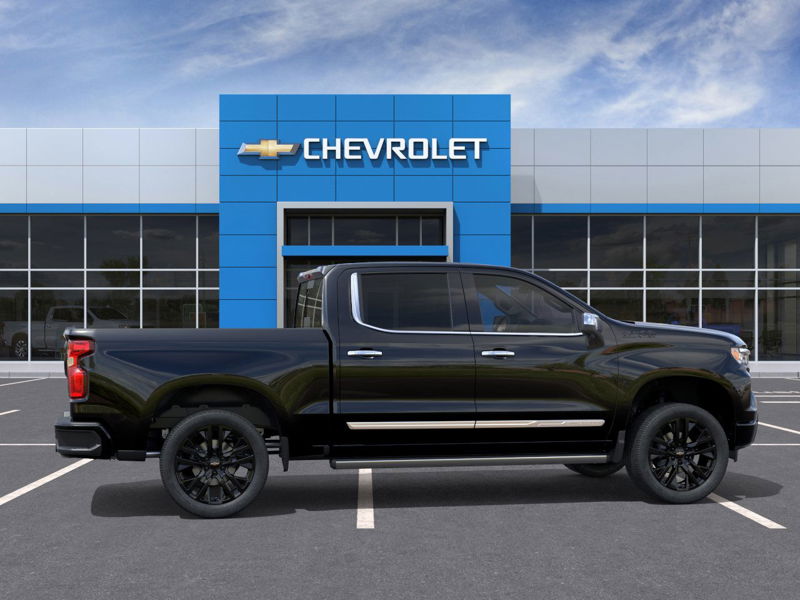 2025 Chevrolet Silverado 1500 High Country 4WD Crew Cab 147″ High Country Gas V8 6.2L/376 [4]