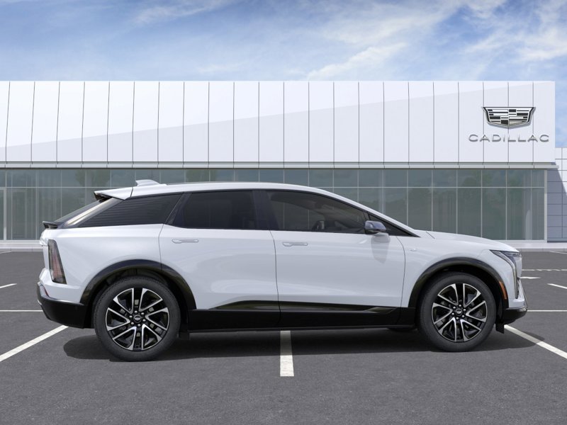 2027 Cadillac OPTIQ Sport 4dr Sport Electric [4]
