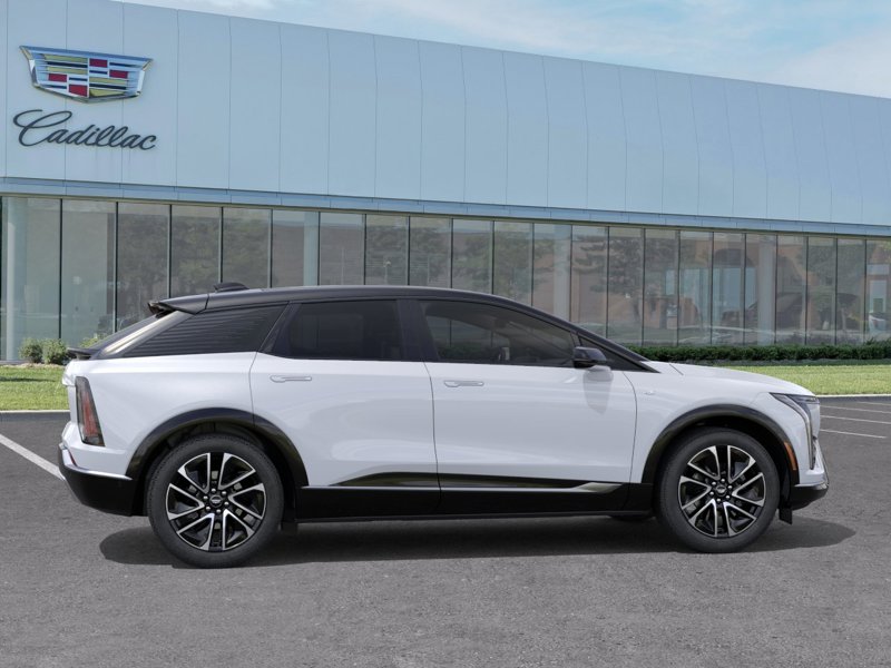 2027 Cadillac OPTIQ Premium Sport 4dr Premium Sport Electric [4]