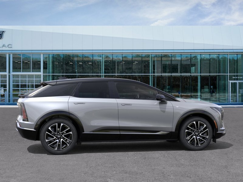 2027 Cadillac OPTIQ PREMIUM SPORT 4dr Premium Sport Electric Motor [4]