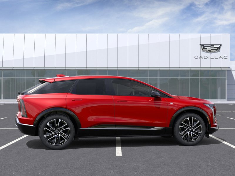 2027 Cadillac OPTIQ Premium Sport 4dr Premium Sport Electric [4]