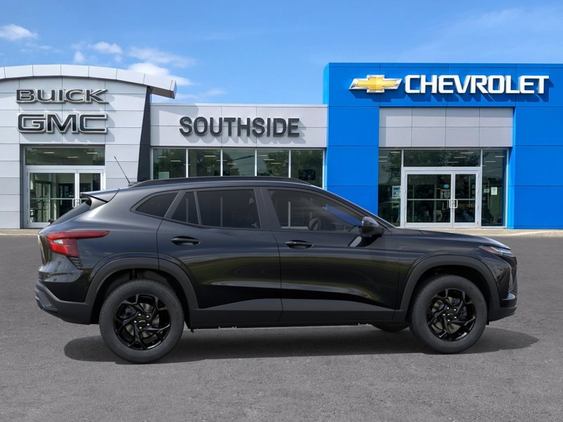 2026 Chevrolet Trax LT FWD 4dr LT Turbocharged Gas 3-Cyl 1.2L/ [4]