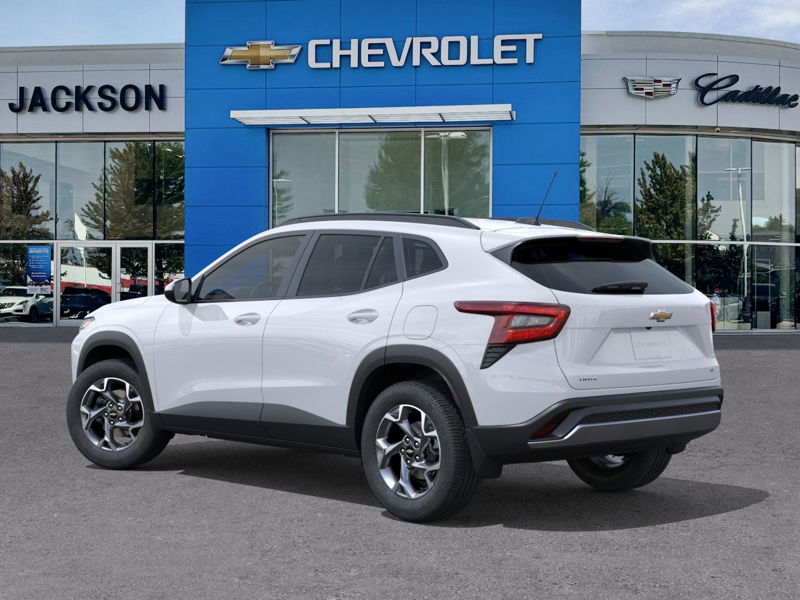 2026 Chevrolet Trax LT FWD 4dr LT Turbocharged Gas 3-Cyl 1.2L/ [2]