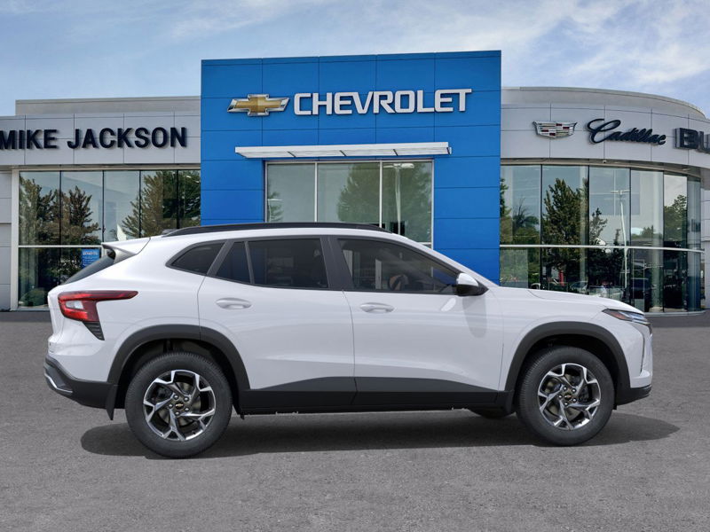 2026 Chevrolet Trax LT FWD 4dr LT Turbocharged Gas 3-Cyl 1.2L/ [4]