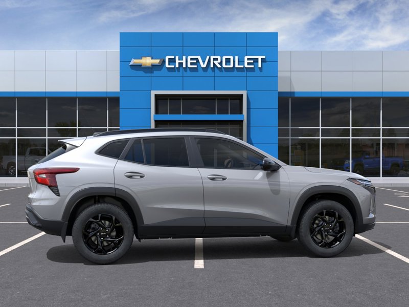 2026 Chevrolet Trax LT FWD 4dr LT Turbocharged Gas 3-Cyl 1.2L/ [4]
