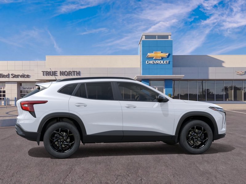 2026 Chevrolet Trax LT FWD 4dr LT Turbocharged Gas 3-Cyl 1.2L/ [4]