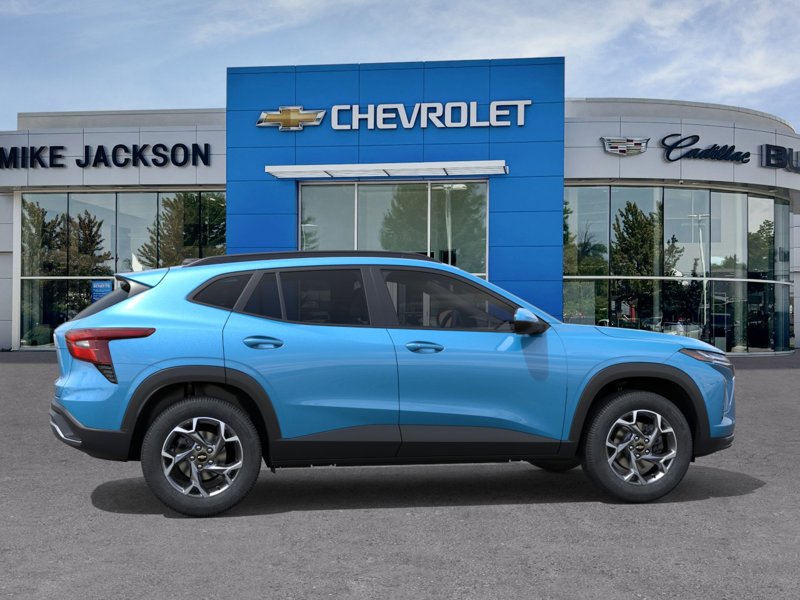 2026 Chevrolet Trax LT FWD 4dr LT Turbocharged Gas 3-Cyl 1.2L/ [4]