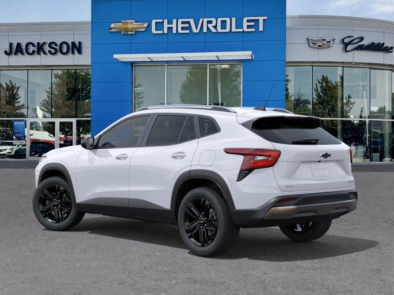 2026 Chevrolet Trax ACTIV FWD 4dr ACTIV Turbocharged Gas 3-Cyl 1.2L/ [2]